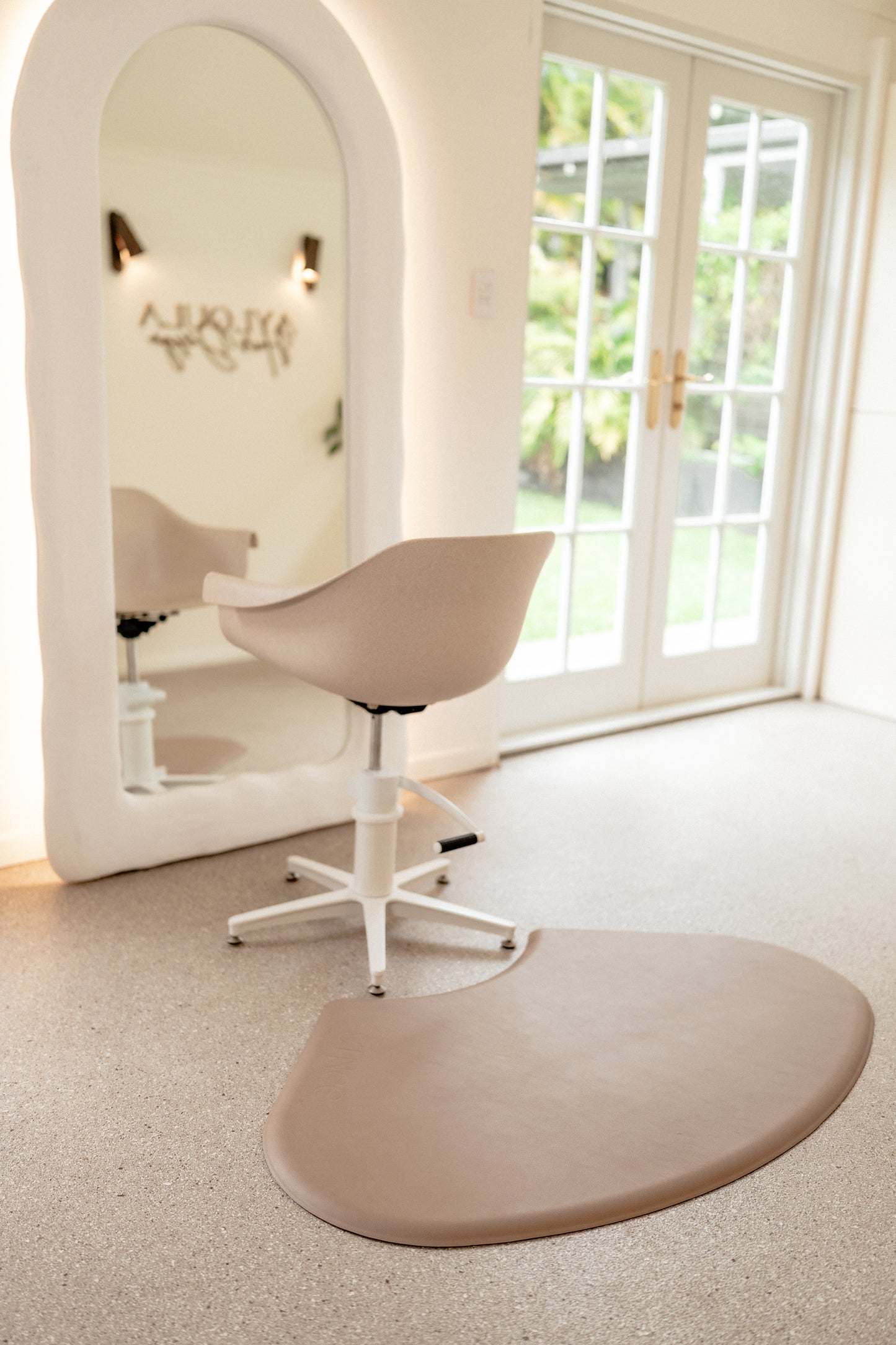 STNCE Salon Mat
